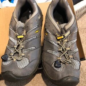 Keen water shoes size 5 37eu